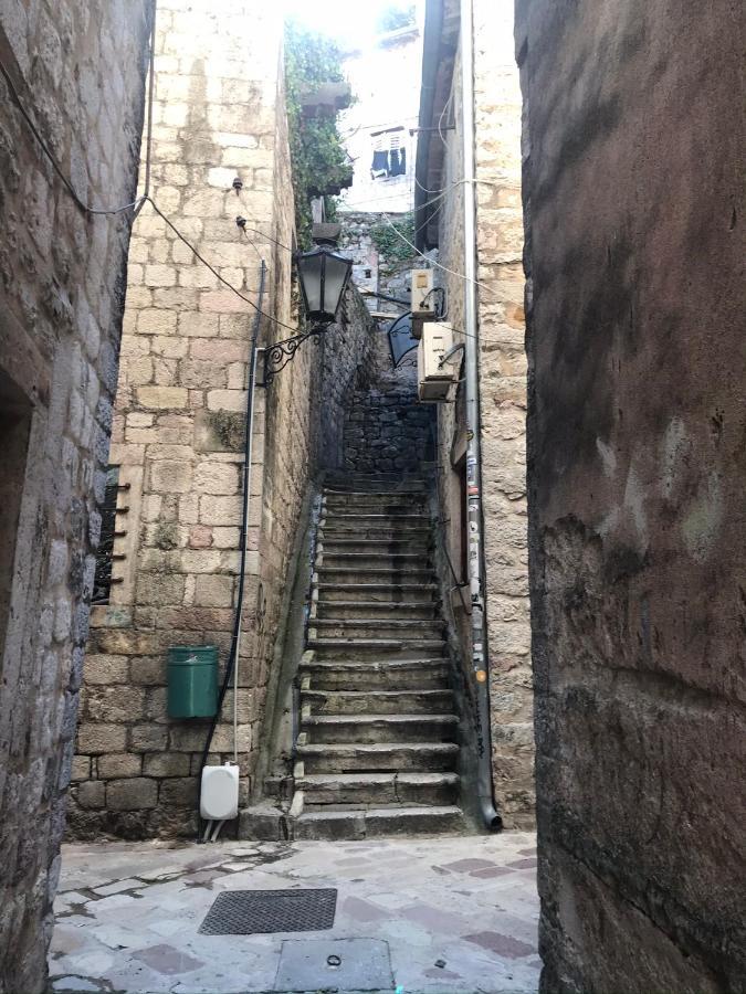 Romantic Rooftop View Hideaway- Old Town Nr 404 Appartement Kotor Buitenkant foto